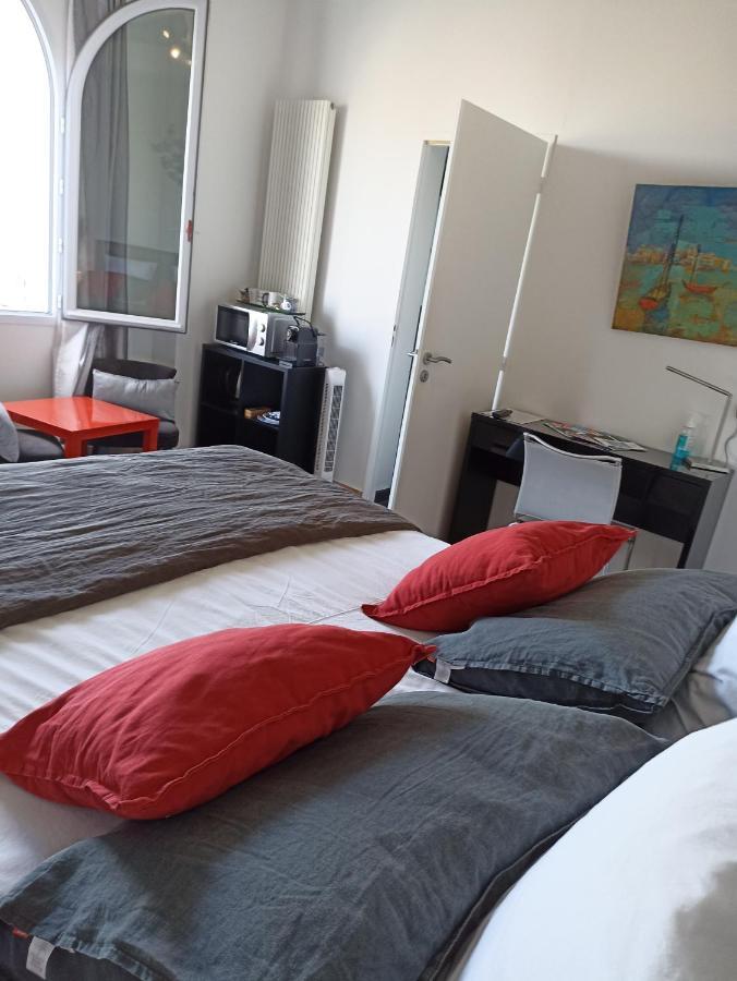 Chambres d'Hôtes LA PASTOURELLE Royan centre Extérieur photo